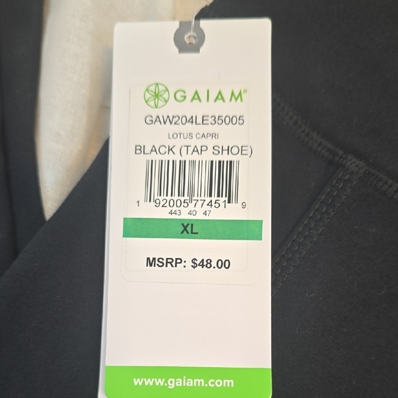 GAIAM Black Capri Leggings - Picture 2 of 4